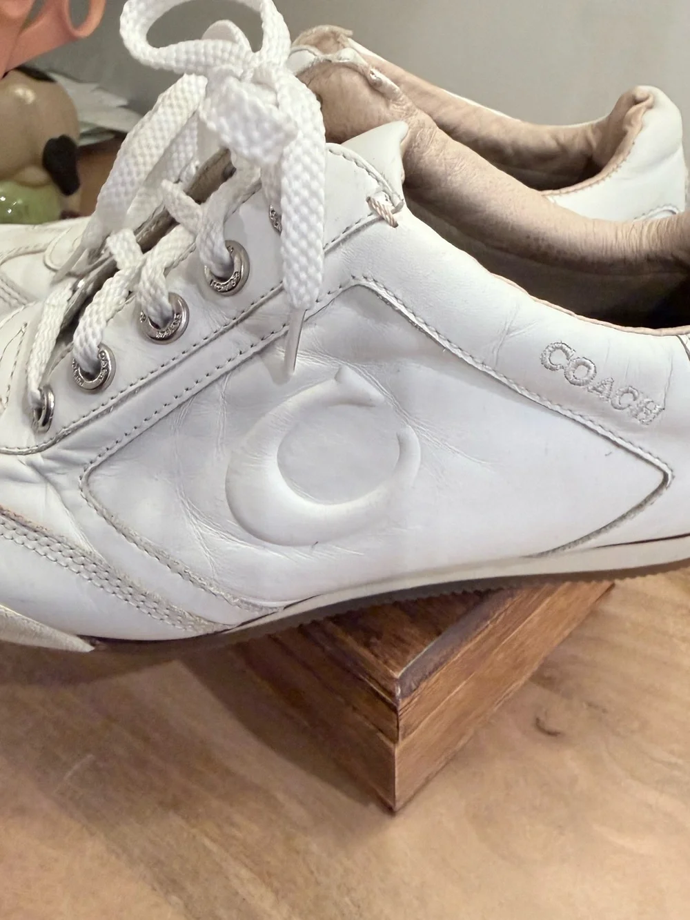 Coach White Leather Low-Top Sneakers with Silver Eyelets
